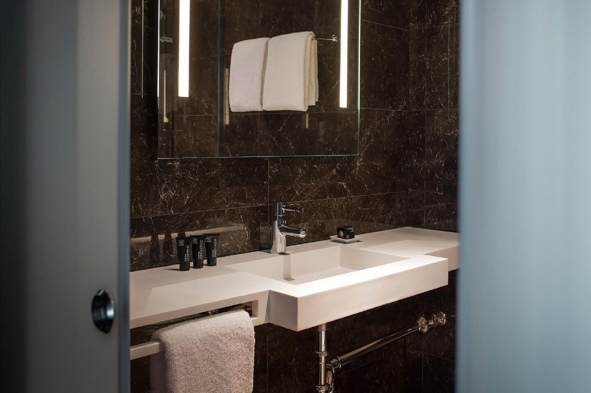 Ac Hotel By Marriott Santiago Cenco Costanera Экстерьер фото